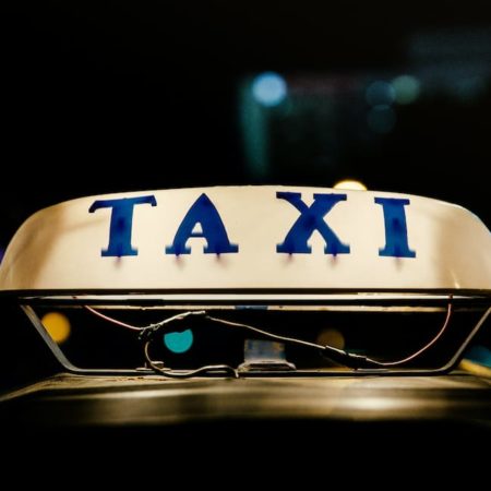 Taxi Lille - Votre solution de transport rapide et efficace à Lille